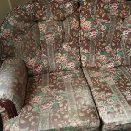 Photo of free 2 seater settee and 2 cushion (Pendleton M6) #2