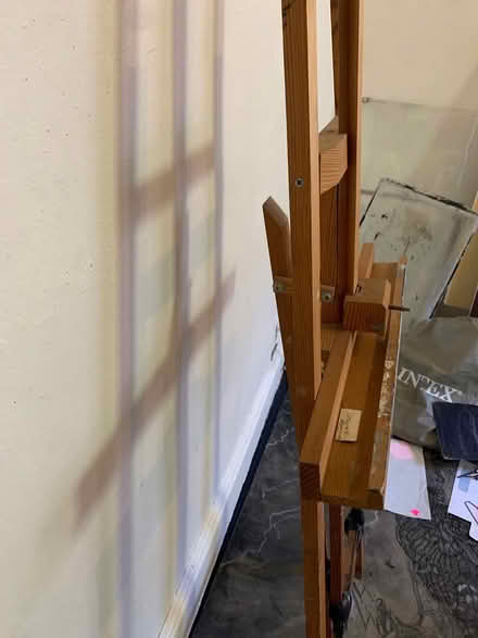 Photo of free Foldable Easel (Ridgewood, Queens) #3