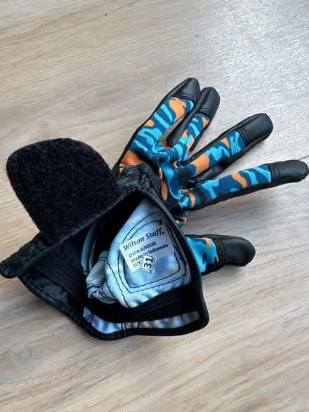 Photo of free Wilson golf glove (child) (HP15 Holmer Green) #2