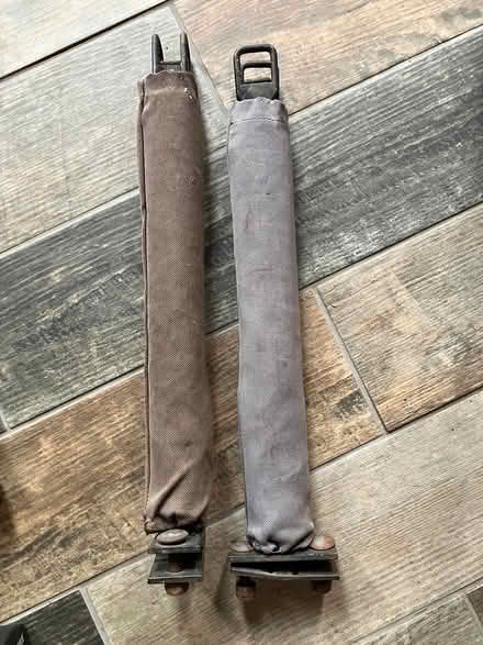 Photo of free Thule roof bars and uprights (Swindon SN25) #1