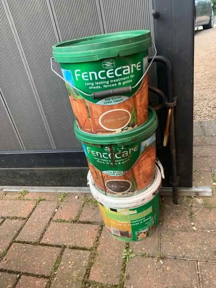 Photo of free Fence paint (LE10) #1