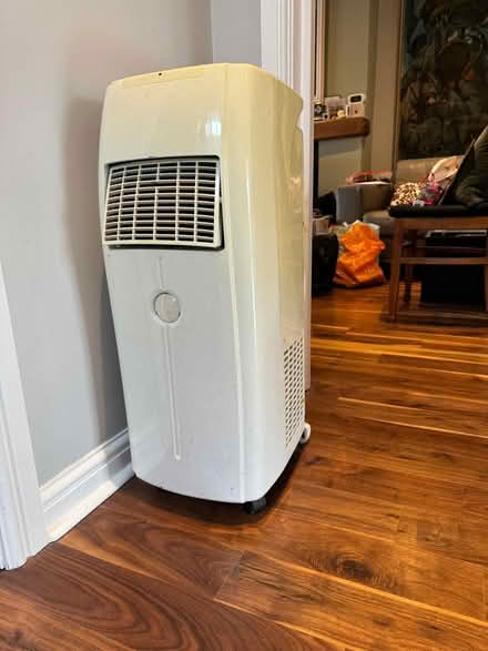 Photo of free Air conditioning unit (Petts Wood BR5) #1