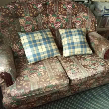 Photo of free 2 seater settee and 2 cushion (Pendleton M6) #1