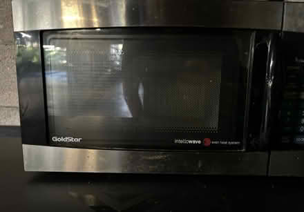 Photo of free Working small microwave (Windsor Square/Koreatown) #1