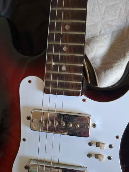 Photo of free Electric guitar (Allesley Park CV5) #2