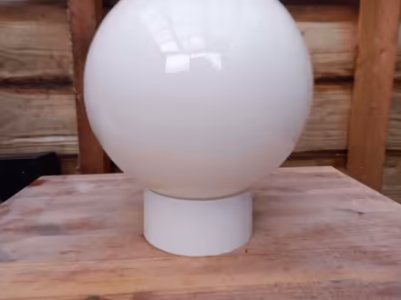Photo of free White glass globe. (IP4) #2