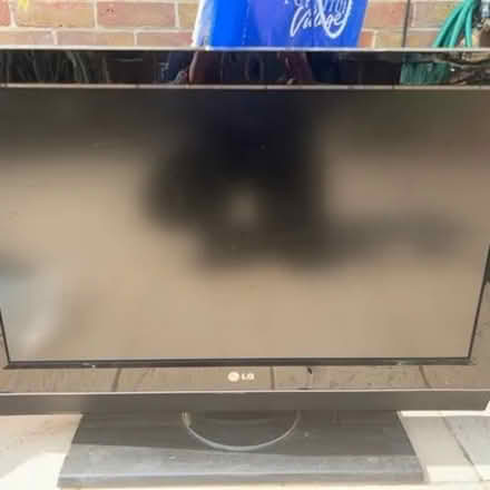Photo of free LG flat screen tv (Beckton E6) #1