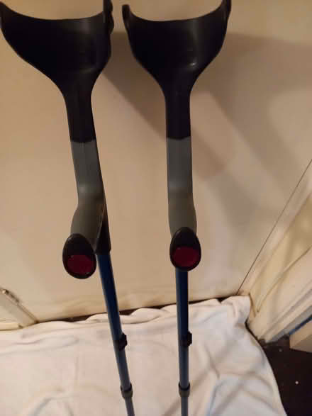 Photo of free modern crutches (Southwick BN42) #1