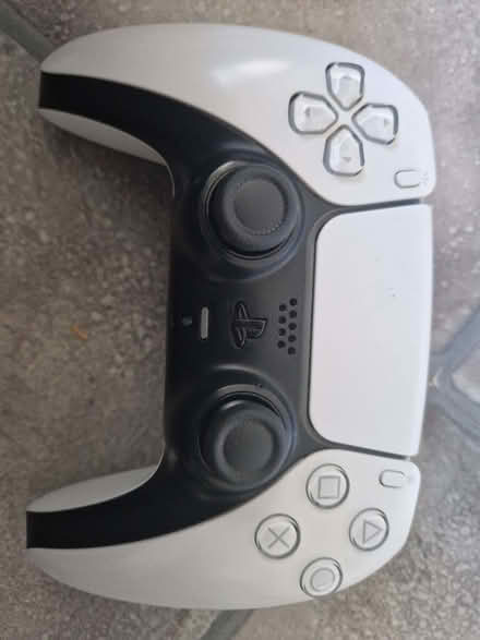 Photo of free Ps5 controller for spares or repairs (Ballingry KY5) #2