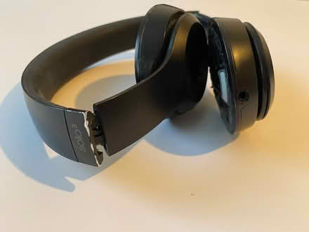 Photo of free Beats Solo 3 w/o earpads (Hackbridge SM5) #1