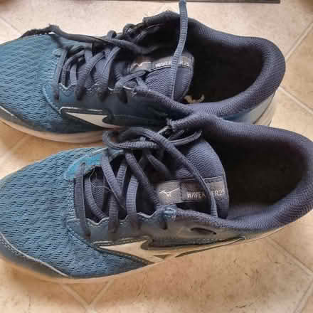 Photo of free Boys trainers Asics size 4 (Kenilworth CV8) #2