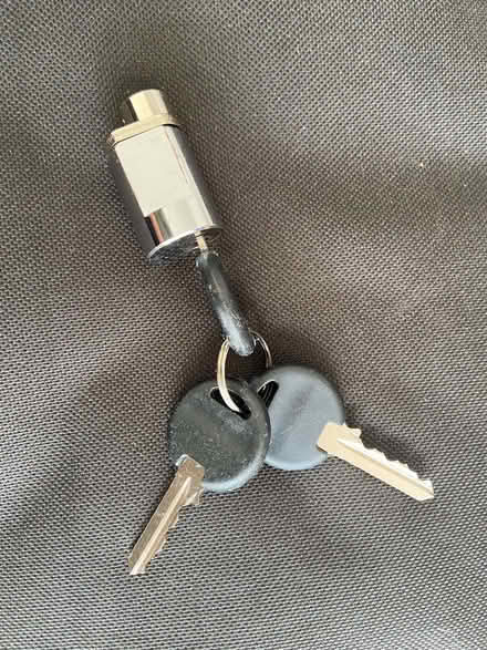 Photo of free Barrel lock for storage container i.e. Yellow Box /Shurguard (Epping CM16) #4