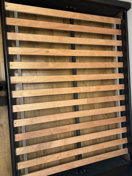 Photo of free 4 foot 6 Bed frame (Stourbridge. DY8) #4