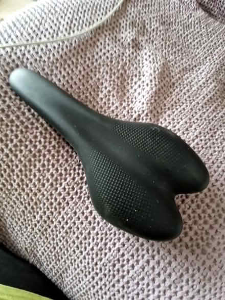 Photo of free Cannondale bike saddle (Upper Weston) #1