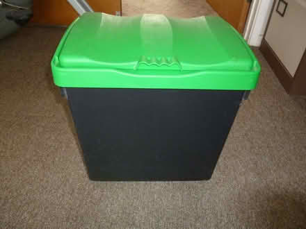 Photo of free Dry bird/petfood storage bin (Cheltenham GL53) #1