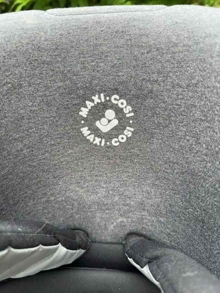 Photo of free Maxi Cosi Pearl car seat and base (Top Amersham HP6) #2