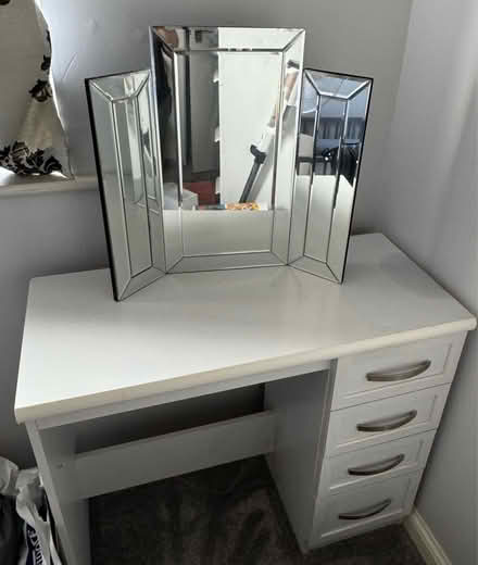 Photo of free Dressing table and mirror (Reading/slough) #2