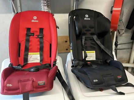 Photo of free two car seats in Halesite (Huntington/Halesite) #1