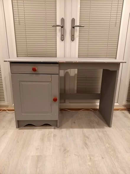 Photo of free Desk (Uckfield TN22) #1