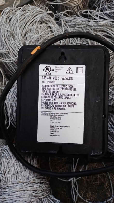 Photo of free Electric fence wires+solar chargers (Between West Linn and Tualatin) #3