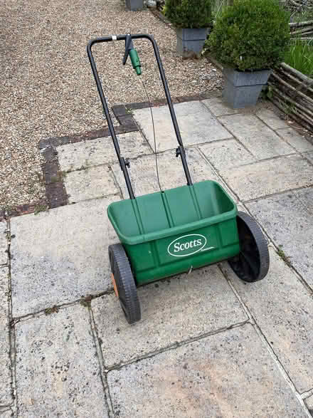 Photo of free Scotts EvenGreen Drop spreader, Grass and Lawn Seed Spreader (Hales Bridge RH5) #1