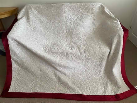 Photo of free King Size Bedspread / Quilt 200 x 200 cms (Bassingham LN5) #4