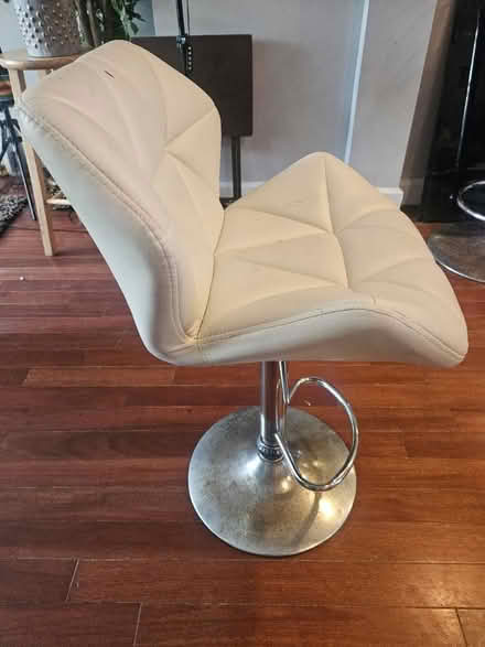 Photo of free 2 chairs (NE DC by 8th and H st) #1