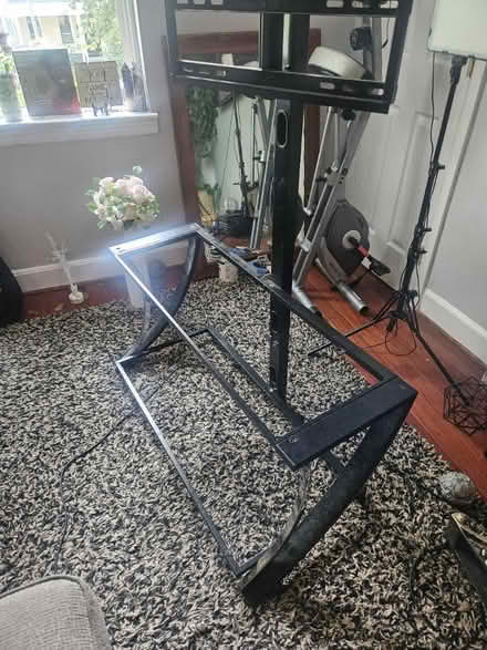 Photo of free TV stand (NE DC by 8th and H st) #1