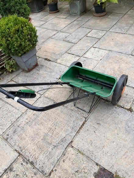 Photo of free Scotts EvenGreen Drop spreader, Grass and Lawn Seed Spreader (Hales Bridge RH5) #2