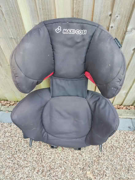 Photo of free Maxi Cosi Child's Car Seat (North Baddesley) #2