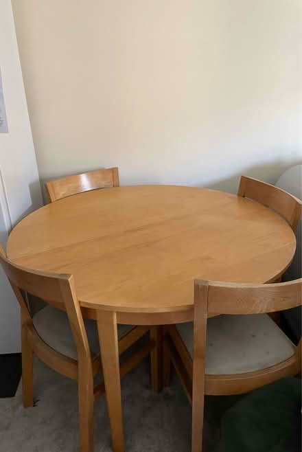 Photo of free Extendable round table and 4 chairs (Plaistow E13) #1