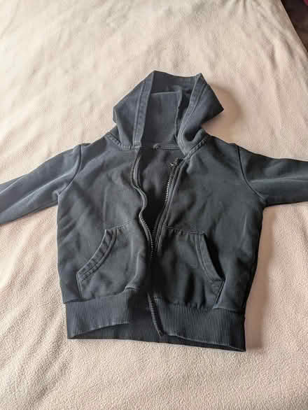 Photo of free Black pe hoody 3-4 (Denholme BD13) #1
