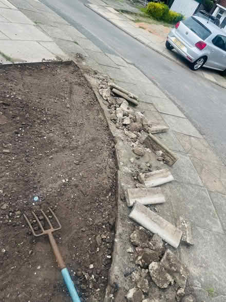 Photo of free Pavement edging and stones (L30) #1