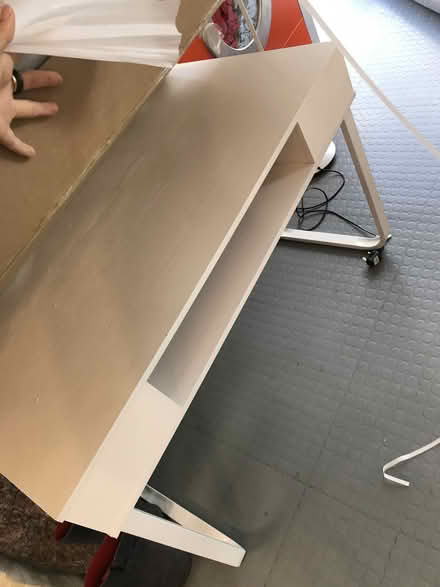 Photo of free White desk (Fitzrovia, W1W) #1