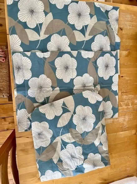 Photo of free Double duvet cover and 2 pillows (Morrell Avenue OX4) #1