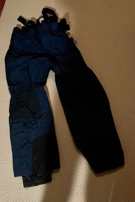 Photo of free Downhill ski pants (size large) (Beaconhill South) #1