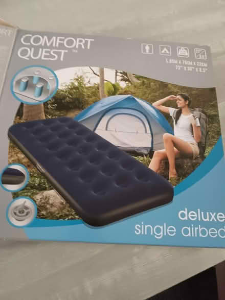 Photo of free Comfort Quest deluxe air bed (Waterlooville PO7 5XL) #3