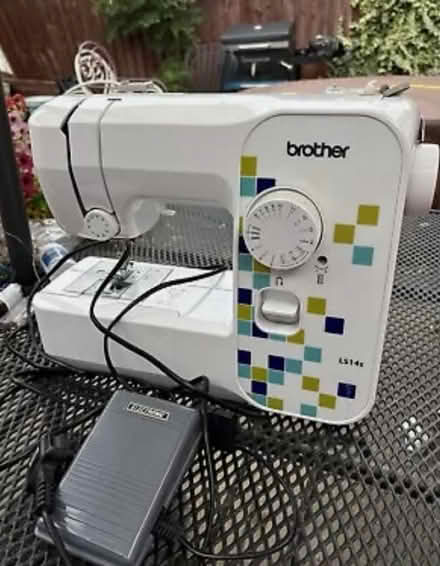 Photo of Sewing machine (LU2) #1