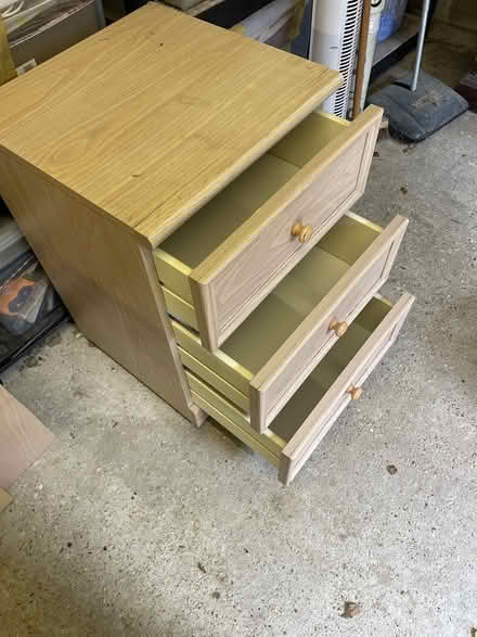 Photo of free Bedside draw unit with 3 drawers (BN27) #3