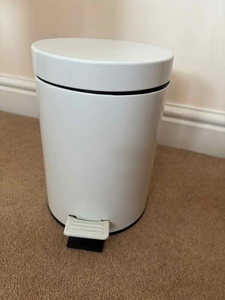 Photo of free Pedal bin suitable for bathroom (Loughton MK5) #1