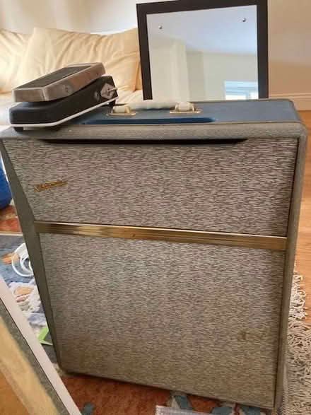 Photo of free Amplifier and WahWah pedal (KT8 0JX) #1