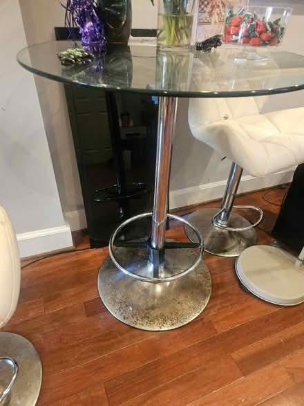Photo of free Table (NE DC by 8th and H st) #2