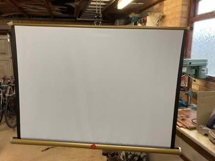 Photo of free Projection screen (Breaston DE72) #3