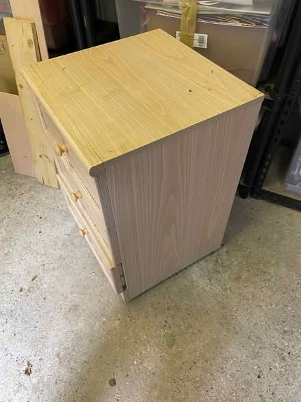 Photo of free Bedside draw unit with 3 drawers (BN27) #1