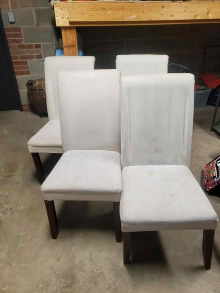 Photo of free 4 dining room chairs (Pharmacy and Hungtingwood) #1