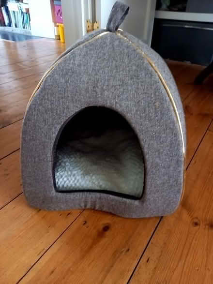 Photo of free Cat bed / igloo (Bloomfield) #1