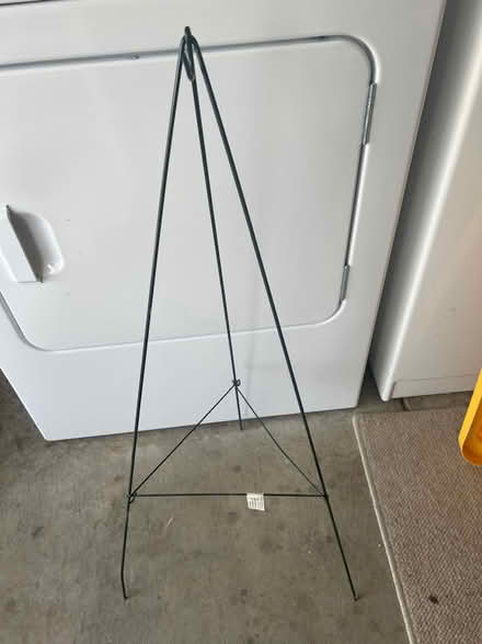 Photo of free FloraCraft Easel (San Jose) #1