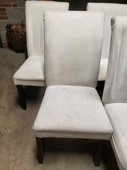 Photo of free 4 dining room chairs (Pharmacy and Hungtingwood) #2