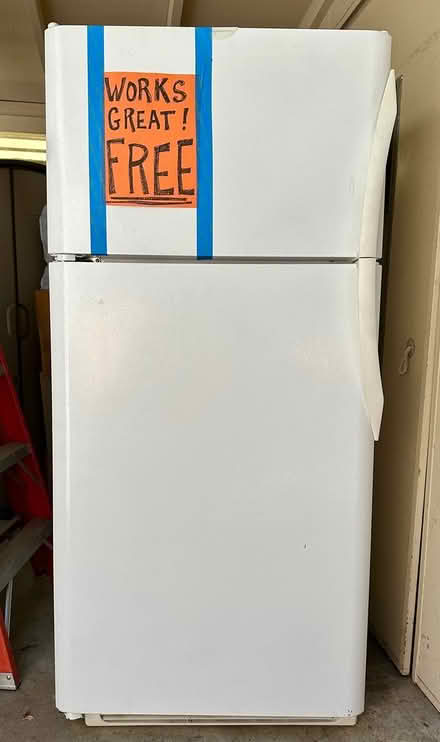 Photo of free working frigidaire refrigerator (Near PCC in Pasadena) #1