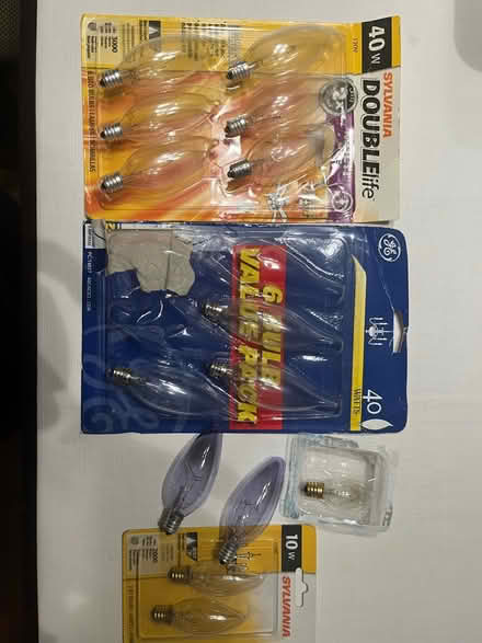 Photo of free Small light bulbs misc sizes (Burbank CA) #1
